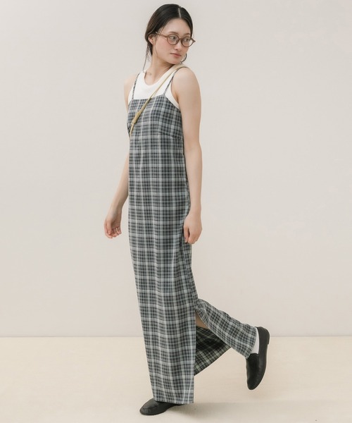 HEILIS(ヘイリス)の「チェックキャミワンピース / キャミワンピース チェックワンピース ロングワンピース Iラインワンピース ナローワンピース キャミワンピ ロング丈 スリットワンピース レイヤードワンピース チェック柄 春服 夏服 秋服 マタニティ ロング キャミワンピ ブラウン ネイビー ブルー カジュアル 大人カジュアル デイリー 韓国(ワンピース・レディース・ブルー/ブラウン・FREE)」の6枚目の写真