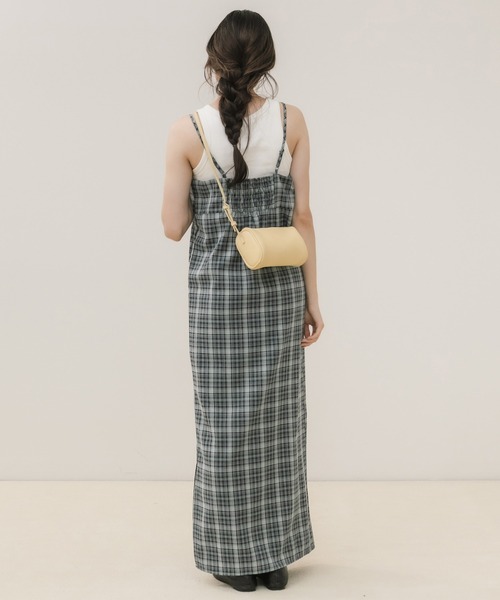 HEILIS(ヘイリス)の「チェックキャミワンピース / キャミワンピース チェックワンピース ロングワンピース Iラインワンピース ナローワンピース キャミワンピ ロング丈 スリットワンピース レイヤードワンピース チェック柄 春服 夏服 秋服 マタニティ ロング キャミワンピ ブラウン ネイビー ブルー カジュアル 大人カジュアル デイリー 韓国(ワンピース・レディース・ブルー/ブラウン・FREE)」の7枚目の写真