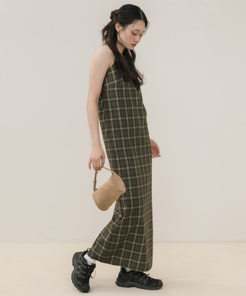 HEILIS(ヘイリス)の「チェックキャミワンピース / キャミワンピース チェックワンピース ロングワンピース Iラインワンピース ナローワンピース キャミワンピ ロング丈 スリットワンピース レイヤードワンピース チェック柄 春服 夏服 秋服 マタニティ ロング キャミワンピ ブラウン ネイビー ブルー カジュアル 大人カジュアル デイリー 韓国(ワンピース・レディース・ブルー/ブラウン・FREE)」の14枚目の写真