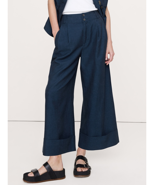 Banana Republic(バナナリパブリック)の「ハイライズ ワイドレッグ テンセル(TM) コットンリネン クロップドパンツ(その他パンツ・レディース・ネイビー/ベージュ・4/6/8/0/2)」の1枚目の写真