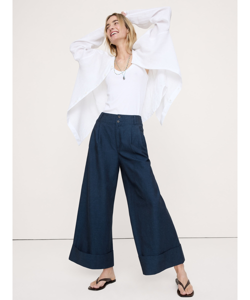 Banana Republic(バナナリパブリック)の「ハイライズ ワイドレッグ テンセル(TM) コットンリネン クロップドパンツ(その他パンツ・レディース・ネイビー/ベージュ・4/6/8/0/2)」の4枚目の写真