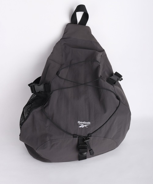 Reebok(リーボック)の「Reebok / リーボック ナイロン スリングバッグ 軽量 大容量 クッション入り ドローコード メッシュポケット(ボディバッグ/ウエストポーチ・メンズ・ブラック/グレイッシュベージュ/チャコール・FREE)」の17枚目の写真