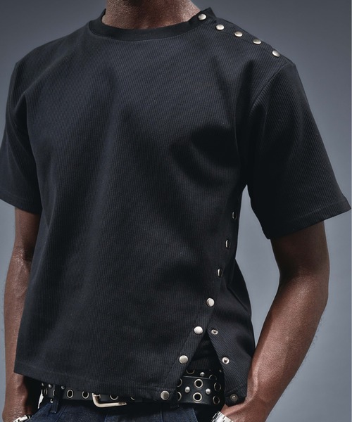 ANDER HUNK(アンダーハンク)の「Metal Button Design Rib T-shirt / メタルボタンデザインリブTシャツ(Tシャツ/カットソー・メンズ・ブラック/グレー/ブラウン・SMALL/MEDIUM/LARGE)」の7枚目の写真