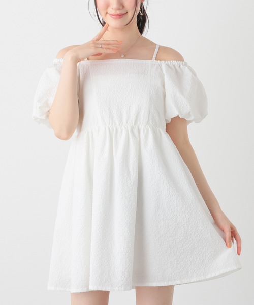Honeys(ハニーズ)の「オフショルワンピース(ワンピース・レディース・アイボリー/モカ/ブラック・L/LL/M/S)」の6枚目の写真