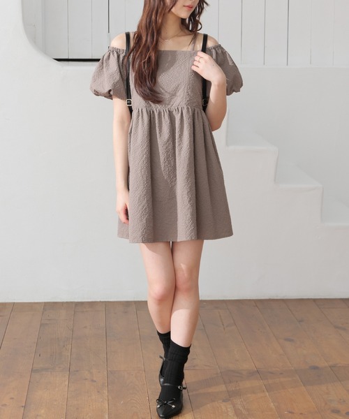 Honeys(ハニーズ)の「オフショルワンピース(ワンピース・レディース・アイボリー/モカ/ブラック・L/LL/M/S)」の12枚目の写真