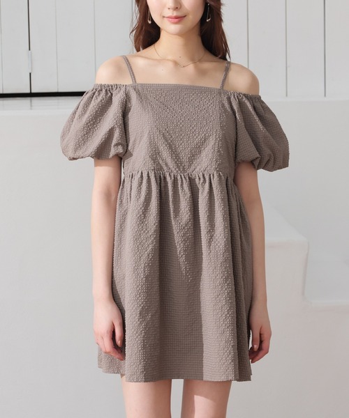 Honeys(ハニーズ)の「オフショルワンピース(ワンピース・レディース・アイボリー/モカ/ブラック・L/LL/M/S)」の20枚目の写真
