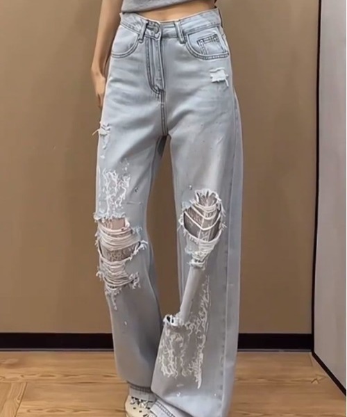 LUCPY(ラクピー)の「ダメージワイドデニムパンツ ハイウエスト ルーズシルエット(デニムパンツ・レディース・ブルー・X-LARGE/LARGE/MEDIUM/SMALL)」の1枚目の写真