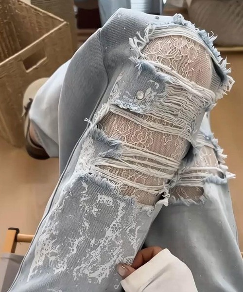 LUCPY(ラクピー)の「ダメージワイドデニムパンツ ハイウエスト ルーズシルエット(デニムパンツ・レディース・ブルー・X-LARGE/LARGE/MEDIUM/SMALL)」の2枚目の写真