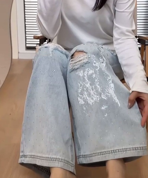 LUCPY(ラクピー)の「ダメージワイドデニムパンツ ハイウエスト ルーズシルエット(デニムパンツ・レディース・ブルー・X-LARGE/LARGE/MEDIUM/SMALL)」の3枚目の写真