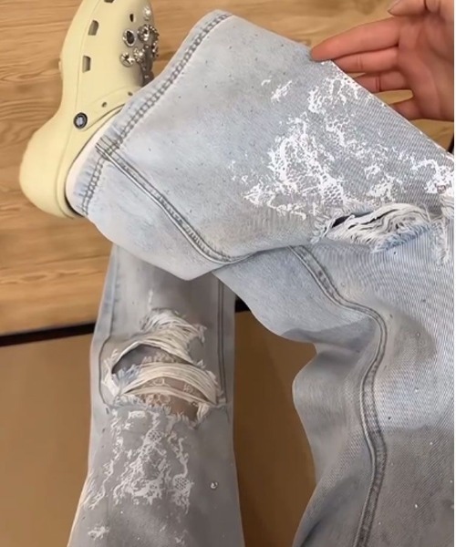 LUCPY(ラクピー)の「ダメージワイドデニムパンツ ハイウエスト ルーズシルエット(デニムパンツ・レディース・ブルー・X-LARGE/LARGE/MEDIUM/SMALL)」の5枚目の写真