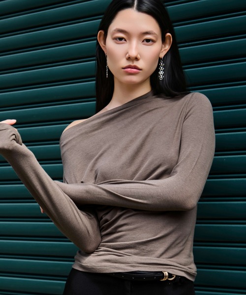 kiehtova(キエトヴァ)の「【kiehtova】VEIL DRAPE TOPS/ヴェール ドレープ トップス(Tシャツ/カットソー・レディース・カーキ/ホワイト/ブラック・FREE)」の3枚目の写真