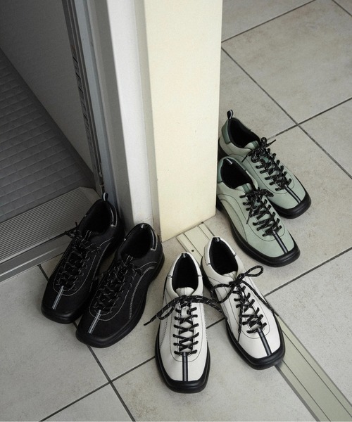 lawgy(ラウジー)の「square toe bi color stitch sneaker / スクエアトゥバイカラーステッチスニーカー(スニーカー・レディース・ホワイト/ミント/ブラック・LARGE/MEDIUM/SMALL)」の4枚目の写真