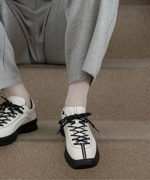 lawgy(ラウジー)の「square toe bi color stitch sneaker / スクエアトゥバイカラーステッチスニーカー(スニーカー・レディース・ホワイト/ミント/ブラック・LARGE/MEDIUM/SMALL)」の6枚目の写真