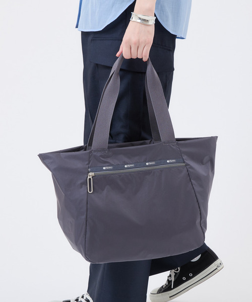 LeSportsac(レスポートサック)の「ESSENTIAL E/W ZIPTOP TOTE シャドウグレーC(トートバッグ・レディース・グレー・FREE)」の13枚目の写真