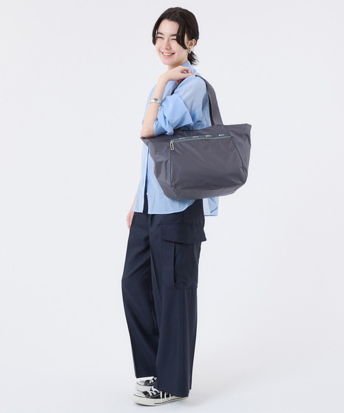 LeSportsac(レスポートサック)の「ESSENTIAL E/W ZIPTOP TOTE シャドウグレーC(トートバッグ・レディース・グレー・FREE)」の12枚目の写真