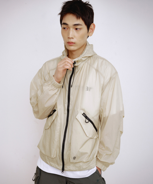 KALAPATTHAR(カラパタール)の「X-RAY ULTRA LIGHT WINDBREAKER - BEIGE(ナイロンジャケット・メンズ・その他・MEDIUM/LARGE/X-LARGE)」の3枚目の写真