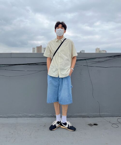 URBANAGE(アーバンエイジ)の「バミューダカーペンターデニムショートパンツ_ライトブルー(その他パンツ・レディース・その他・MEDIUM/LARGE/X-LARGE)」の14枚目の写真