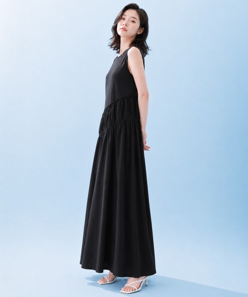 by LEGNA（バイレグナ）の「COOLIFYノースリーブワンピース（ワンピース・レディース・ダークグレー/ブラック・LARGE/MEDIUM）」の4枚目の写真