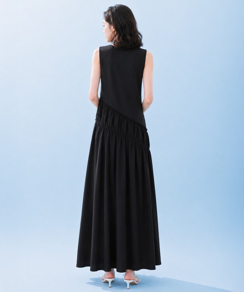 by LEGNA（バイレグナ）の「COOLIFYノースリーブワンピース（ワンピース・レディース・ダークグレー/ブラック・LARGE/MEDIUM）」の5枚目の写真