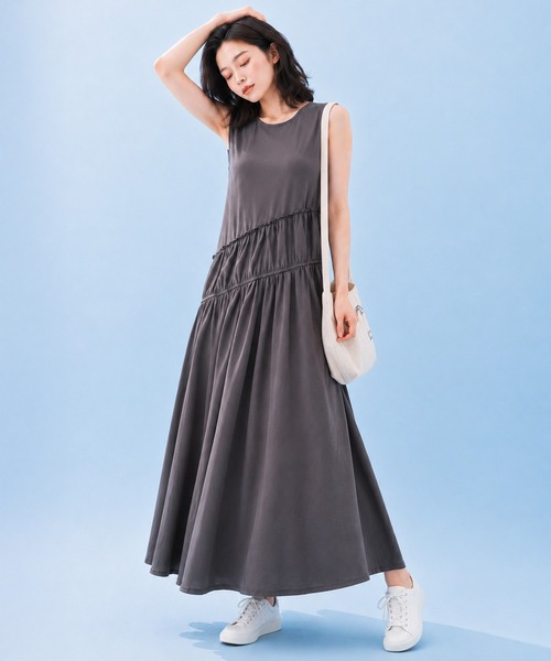 by LEGNA（バイレグナ）の「COOLIFYノースリーブワンピース（ワンピース・レディース・ダークグレー/ブラック・LARGE/MEDIUM）」の13枚目の写真