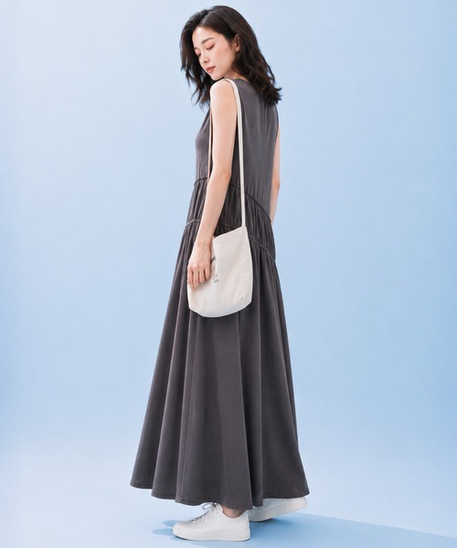 by LEGNA（バイレグナ）の「COOLIFYノースリーブワンピース（ワンピース・レディース・ダークグレー/ブラック・LARGE/MEDIUM）」の14枚目の写真