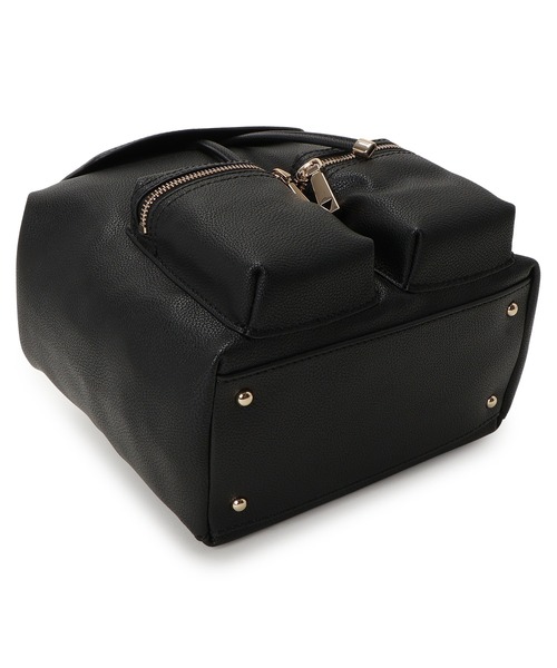 Guess(ゲス)の「MANHATTAN II Flap Backpack バックパック リュック(バックパック/リュック・レディース・ブラック・ONE SIZE)」の5枚目の写真