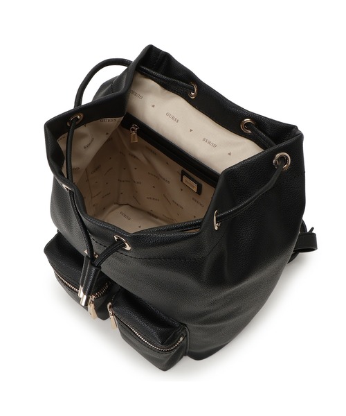 Guess(ゲス)の「MANHATTAN II Flap Backpack バックパック リュック(バックパック/リュック・レディース・ブラック・ONE SIZE)」の6枚目の写真