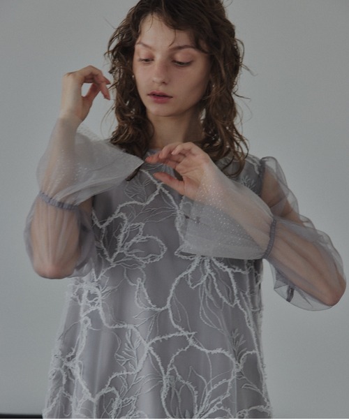 LE'RURE(リルアー)の「Plume broderie balloon dress(ドレス・レディース・グレー/イエロー・M-Long/MEDIUM)」の11枚目の写真