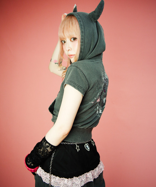 GALFY(ガルフィー)の「『GALFY/ガルフィー』病みギャルデビルパーカー【Z】(パーカー・レディース・ブラック系2/ブラック系1/オフホワイト・FREE)」の19枚目の写真