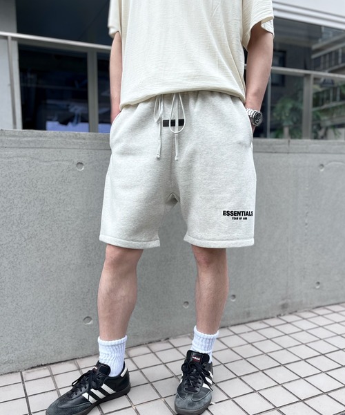 FOG ESSENTIALS（エフオージーエッセンシャルズ）の「【FOG ESSENTIALS】エッセンシャルズ FRONT LOGO ハーフパンツ（スウェットパンツ・メンズ・グレイッシュベージュ/オートミール/ブラック・S/M/XL/L）」の15枚目の写真