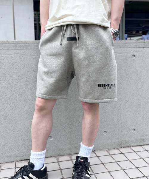 FOG ESSENTIALS（エフオージーエッセンシャルズ）の「【FOG ESSENTIALS】エッセンシャルズ FRONT LOGO ハーフパンツ（スウェットパンツ・メンズ・グレイッシュベージュ/オートミール/ブラック・S/M/XL/L）」の5枚目の写真