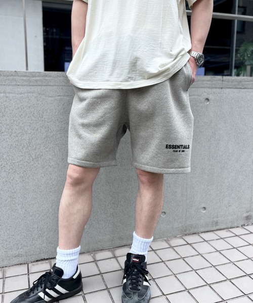FOG ESSENTIALS（エフオージーエッセンシャルズ）の「【FOG ESSENTIALS】エッセンシャルズ FRONT LOGO ハーフパンツ（スウェットパンツ・メンズ・グレイッシュベージュ/オートミール/ブラック・S/M/XL/L）」の6枚目の写真