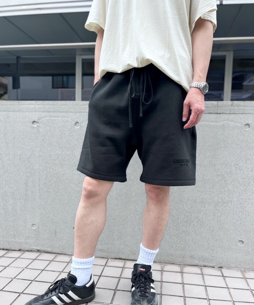FOG ESSENTIALS（エフオージーエッセンシャルズ）の「【FOG ESSENTIALS】エッセンシャルズ FRONT LOGO ハーフパンツ（スウェットパンツ・メンズ・グレイッシュベージュ/オートミール/ブラック・S/M/XL/L）」の12枚目の写真