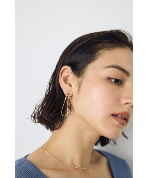 AZUL by moussy(アズールバイマウジー)の「スウィングピアス(ピアス(両耳用)・レディース・ゴールド/シルバー・FREE)」の9枚目の写真