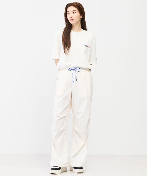 tommy jeans(トミー ジーンズ)の「ユニセックス 90’sクレストショートスリーブTシャツ(Tシャツ/カットソー・レディース・ホワイト/ネイビー/レッド系6・X-SMALL/X-LARGE/SMALL/MEDIUM/LARGE)」の10枚目の写真