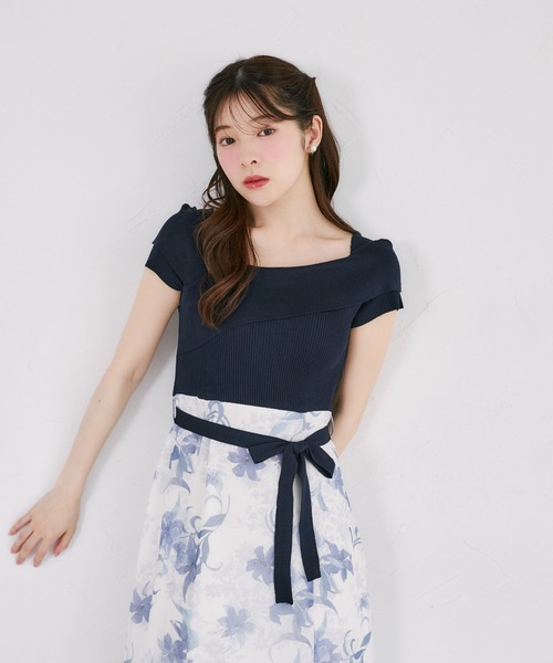 tocco closet(トッコ クローゼット)の「アシメリブニットドッキングリリーフラワープリントワンピース(ワンピース・レディース・ネイビー/ブラウン・M)」の9枚目の写真