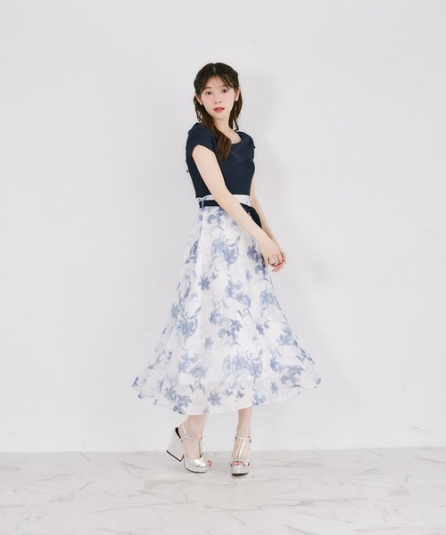 tocco closet(トッコ クローゼット)の「アシメリブニットドッキングリリーフラワープリントワンピース(ワンピース・レディース・ネイビー/ブラウン・M)」の6枚目の写真