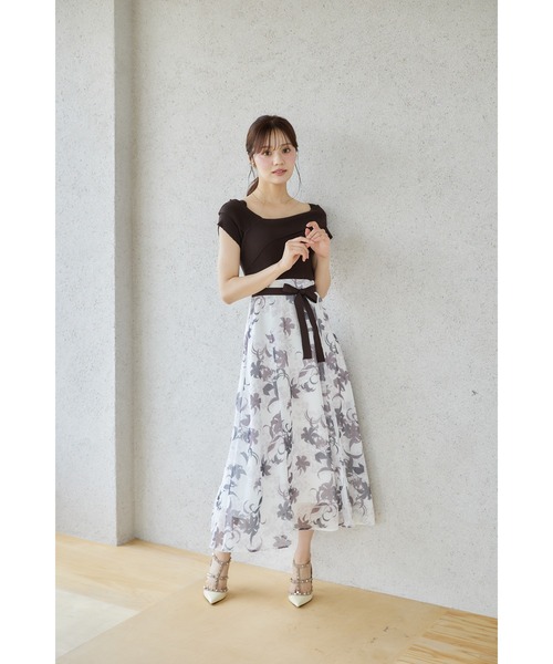tocco closet(トッコ クローゼット)の「アシメリブニットドッキングリリーフラワープリントワンピース(ワンピース・レディース・ネイビー/ブラウン・M)」の15枚目の写真
