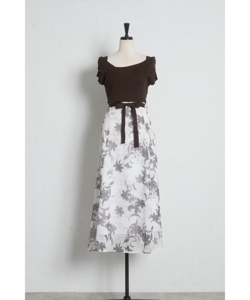 tocco closet(トッコ クローゼット)の「アシメリブニットドッキングリリーフラワープリントワンピース(ワンピース・レディース・ネイビー/ブラウン・M)」の20枚目の写真
