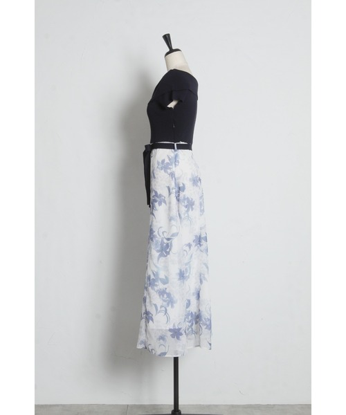 tocco closet(トッコ クローゼット)の「アシメリブニットドッキングリリーフラワープリントワンピース(ワンピース・レディース・ネイビー/ブラウン・M)」の22枚目の写真