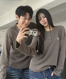 AAKAM（アーカム）の「Waffle Henry Neck Long Sleeve (Brown)（T