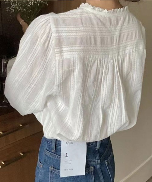 Flugge（フラッジー）の「フリルレースラウンドネックブラウス（シャツ/ブラウス・レディース・ホワイト/アイボリー・LARGE/MEDIUM）」の11枚目の写真