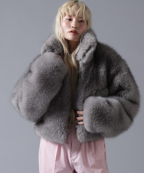 BEAVER(ビーバー)の「B omnivore/ビーオムニボー ECO FUR STAND BLOUSON(ブルゾン・レディース・ブラウン/グレー・FREE)」の5枚目の写真