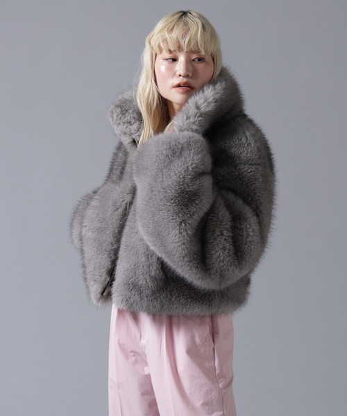 BEAVER(ビーバー)の「B omnivore/ビーオムニボー ECO FUR STAND BLOUSON(ブルゾン・レディース・ブラウン/グレー・FREE)」の9枚目の写真