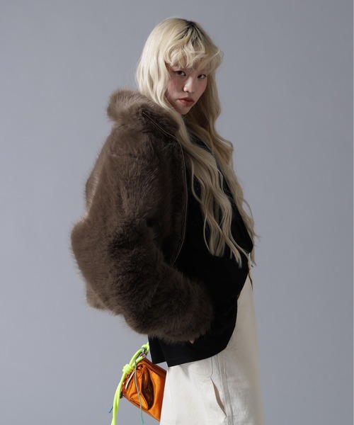 BEAVER(ビーバー)の「B omnivore/ビーオムニボー ECO FUR STAND BLOUSON(ブルゾン・レディース・ブラウン/グレー・FREE)」の18枚目の写真