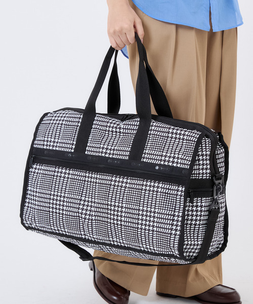 LeSportsac（レスポートサック）の「DELUXE LG WEEKENDER シティハウンドトゥース（ボストンバッグ・レディース・ブラック・FREE）」の2枚目の写真