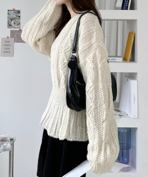 Ada.（エイダ）の「ケーブル編み ペプラム ニット プルオーバー（ニット/セーター・レディース・グレー/レッド/アイボリー・FREE）」の16枚目の写真