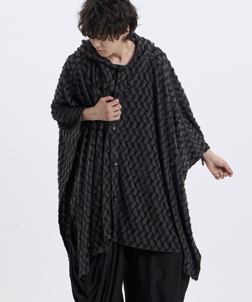 NO ID.(ノーアイディ)の「mj12003- フーデッドポンチョ(459006-592T)(ポンチョ・メンズ・ブラック×グレー/グレー/ブラック・ONE SIZE)」の14枚目の写真
