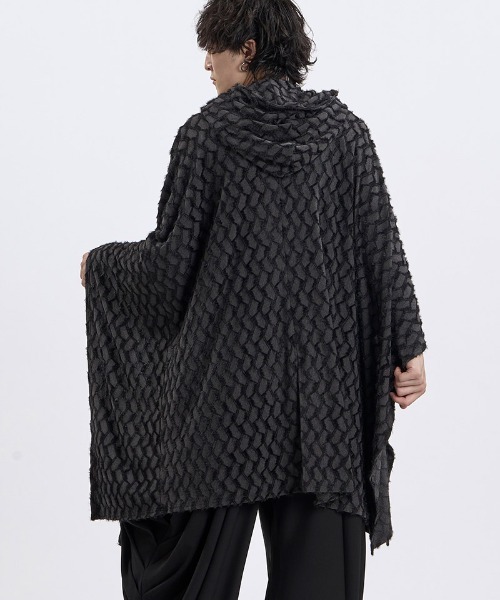 NO ID.(ノーアイディ)の「mj12003- フーデッドポンチョ(459006-592T)(ポンチョ・メンズ・ブラック×グレー/グレー/ブラック・ONE SIZE)」の15枚目の写真