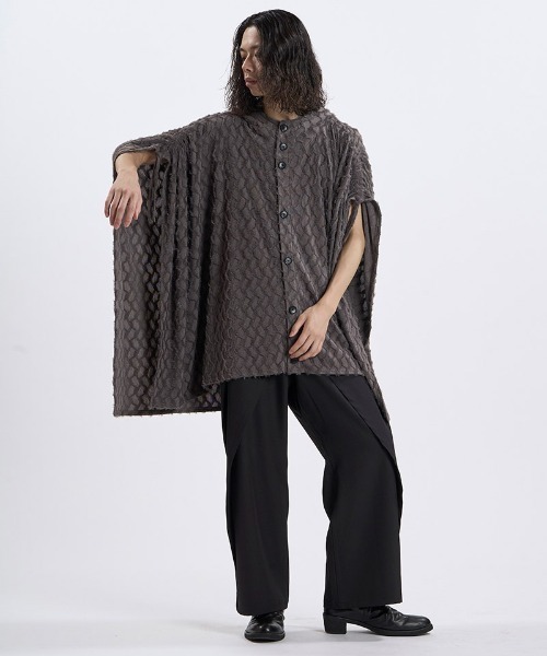 NO ID.(ノーアイディ)の「mj12003- フーデッドポンチョ(459006-592T)(ポンチョ・メンズ・ブラック×グレー/グレー/ブラック・ONE SIZE)」の21枚目の写真